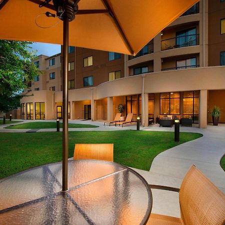 Courtyard By Marriott San Antonio Seaworld/Lackland Экстерьер фото