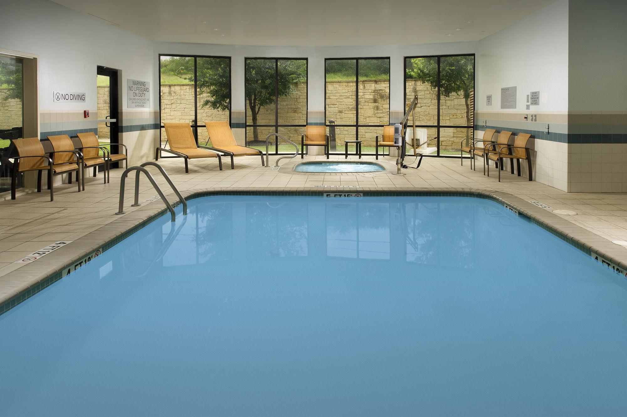 Courtyard By Marriott San Antonio Seaworld/Lackland Экстерьер фото
