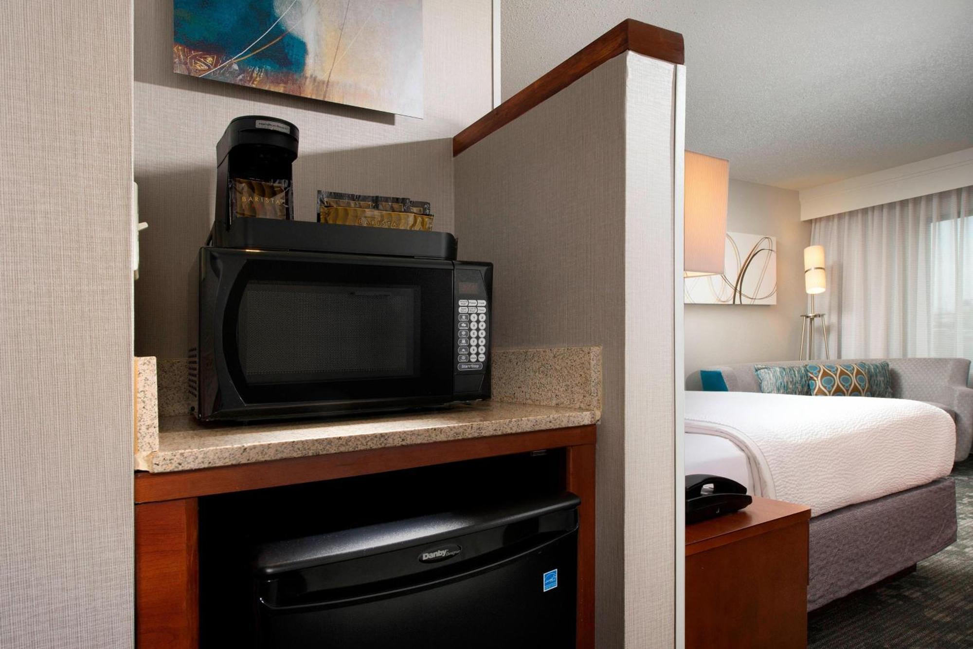 Courtyard By Marriott San Antonio Seaworld/Lackland Экстерьер фото