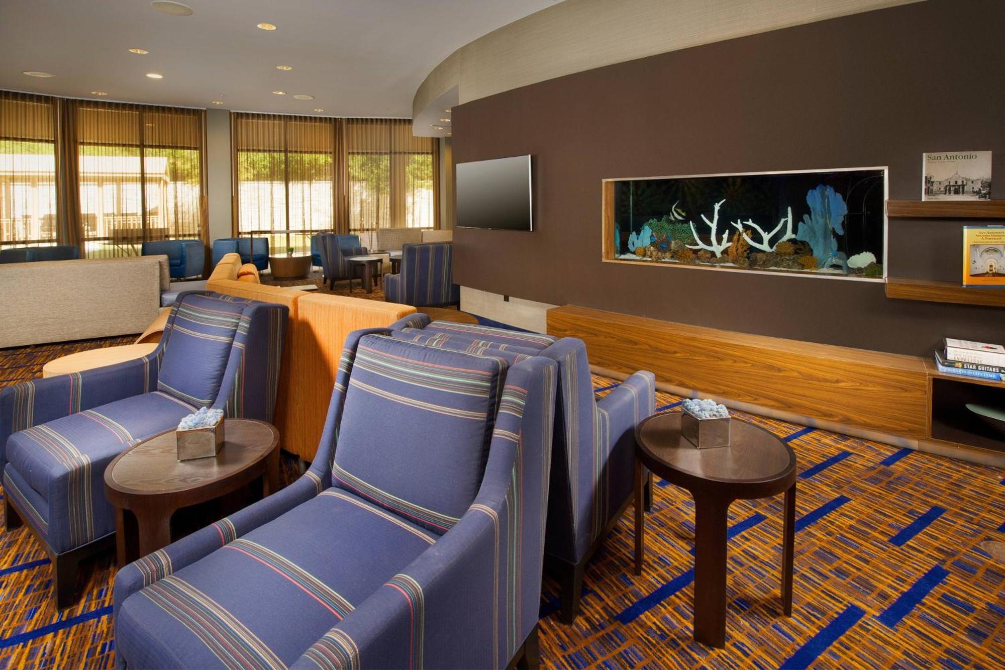 Courtyard By Marriott San Antonio Seaworld/Lackland Экстерьер фото