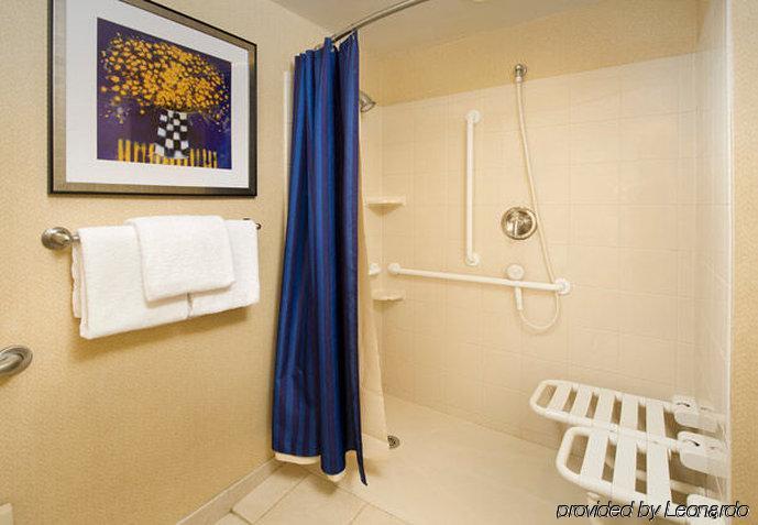 Courtyard By Marriott San Antonio Seaworld/Lackland Экстерьер фото
