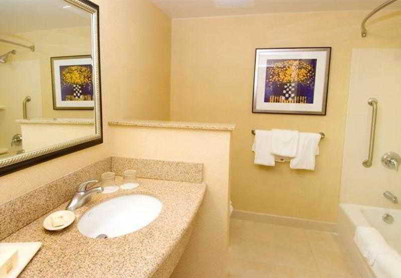 Courtyard By Marriott San Antonio Seaworld/Lackland Экстерьер фото